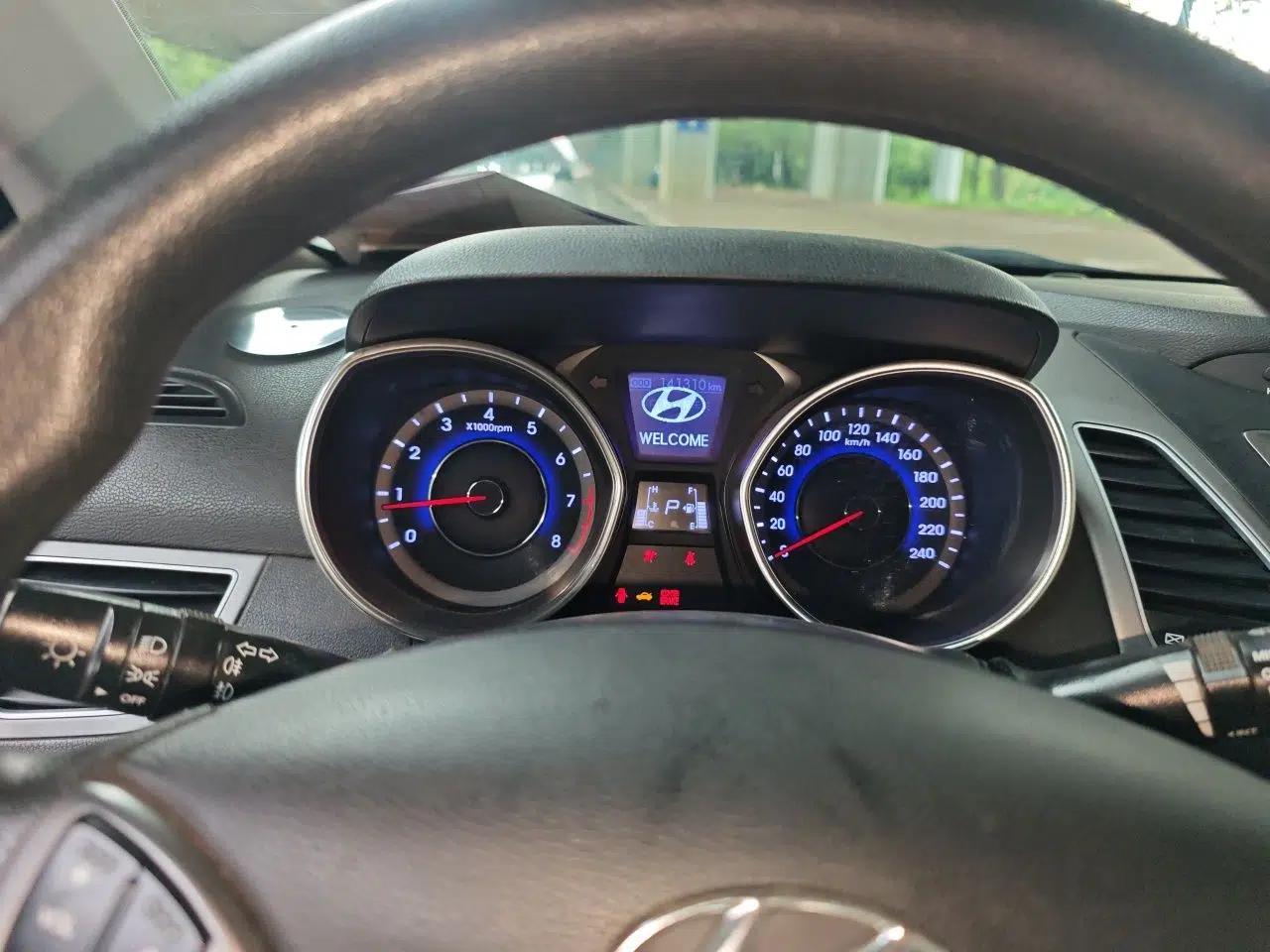 Hyundai Elantra (5th Generation / Langdong) 2016 1.6L Automatic Prestige Model — миниатюра 11