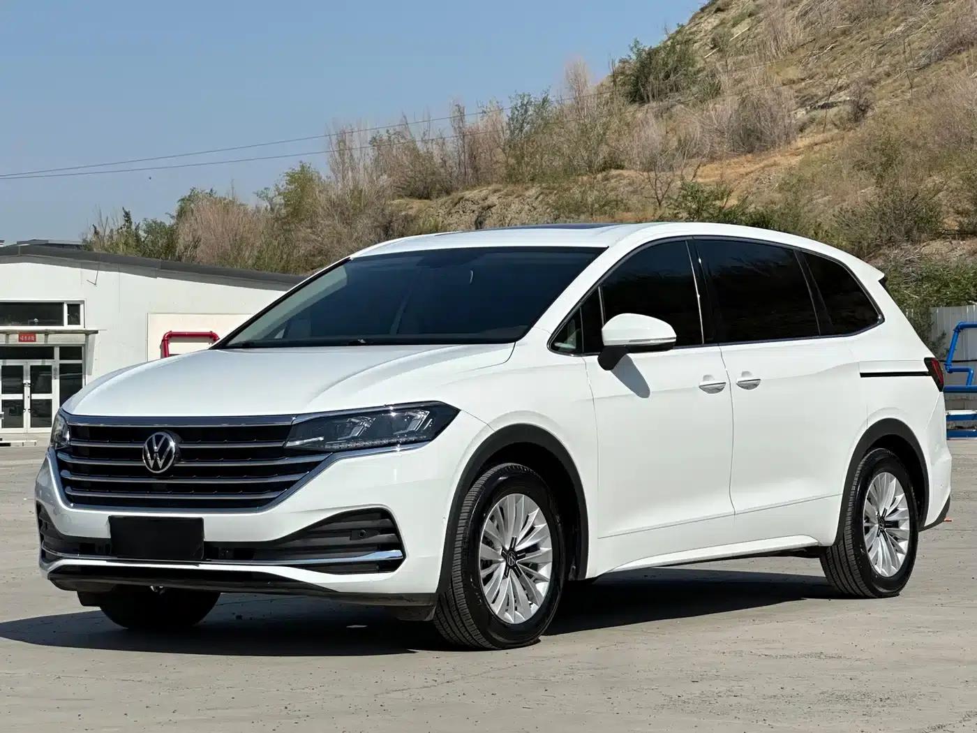 Viloran 2022 330TSI Luxury Edition — миниатюра 1