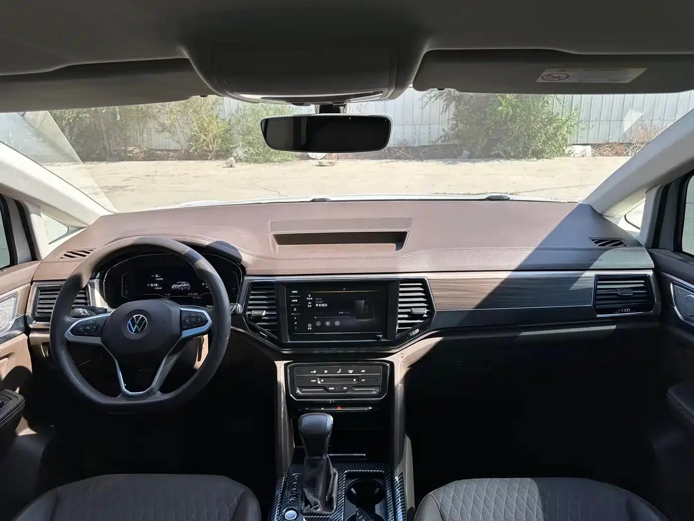 Viloran 2022 330TSI Luxury Edition — миниатюра 4