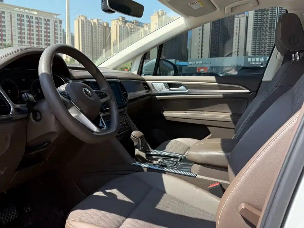 Viloran 2022 330TSI Luxury Edition — миниатюра 5