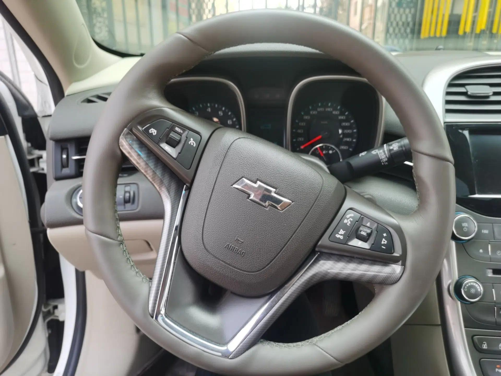 Chevrolet Malibu 2014 2.0L Automatic Luxury Edition — миниатюра 10