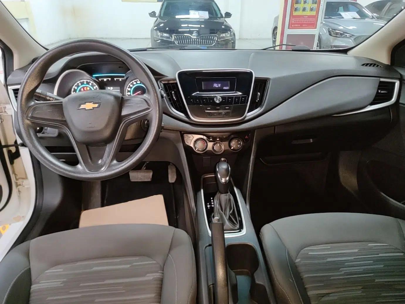 Chevrolet Cavalier 2019 320 Automatic Enjoyment Edition — миниатюра 12