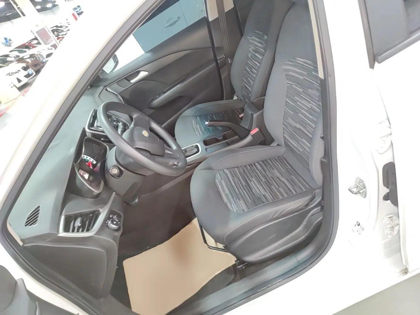 Chevrolet Cavalier 2019 320 Automatic Enjoyment Edition — миниатюра 17