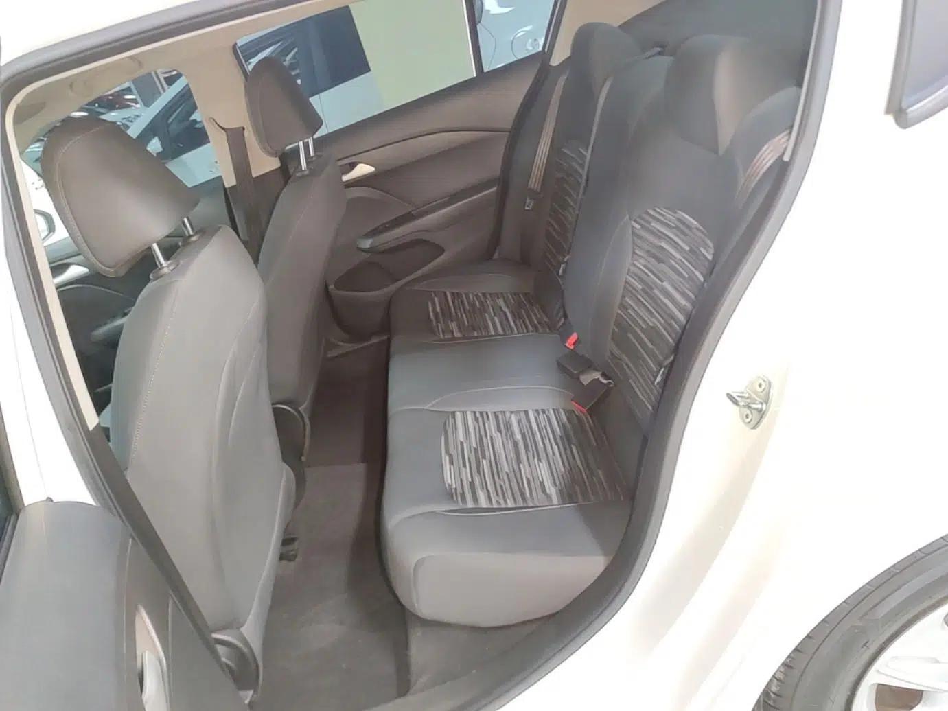 Chevrolet Cavalier 2019 320 Automatic Enjoyment Edition — миниатюра 20