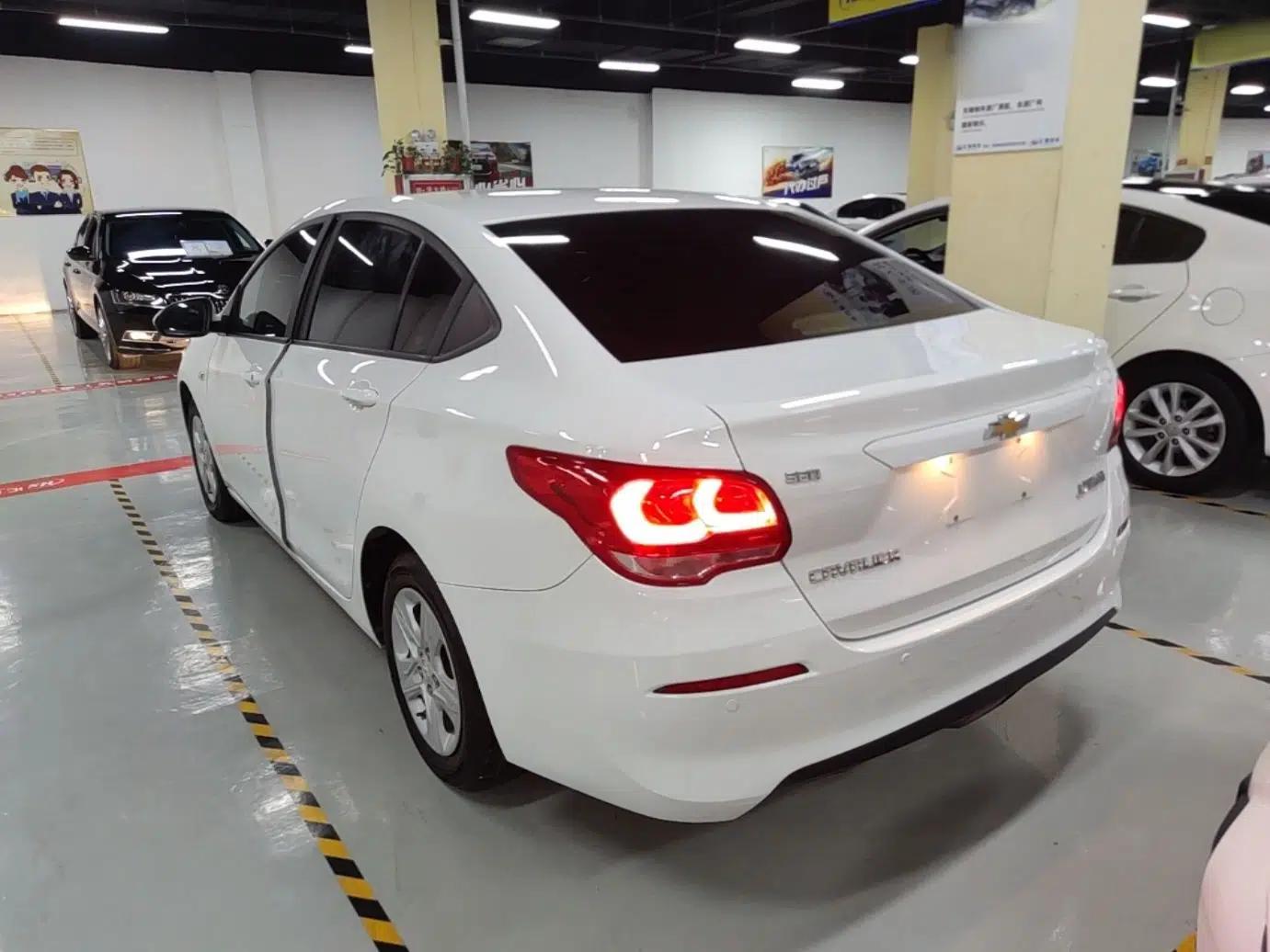 Chevrolet Cavalier 2019 320 Automatic Enjoyment Edition — миниатюра 4