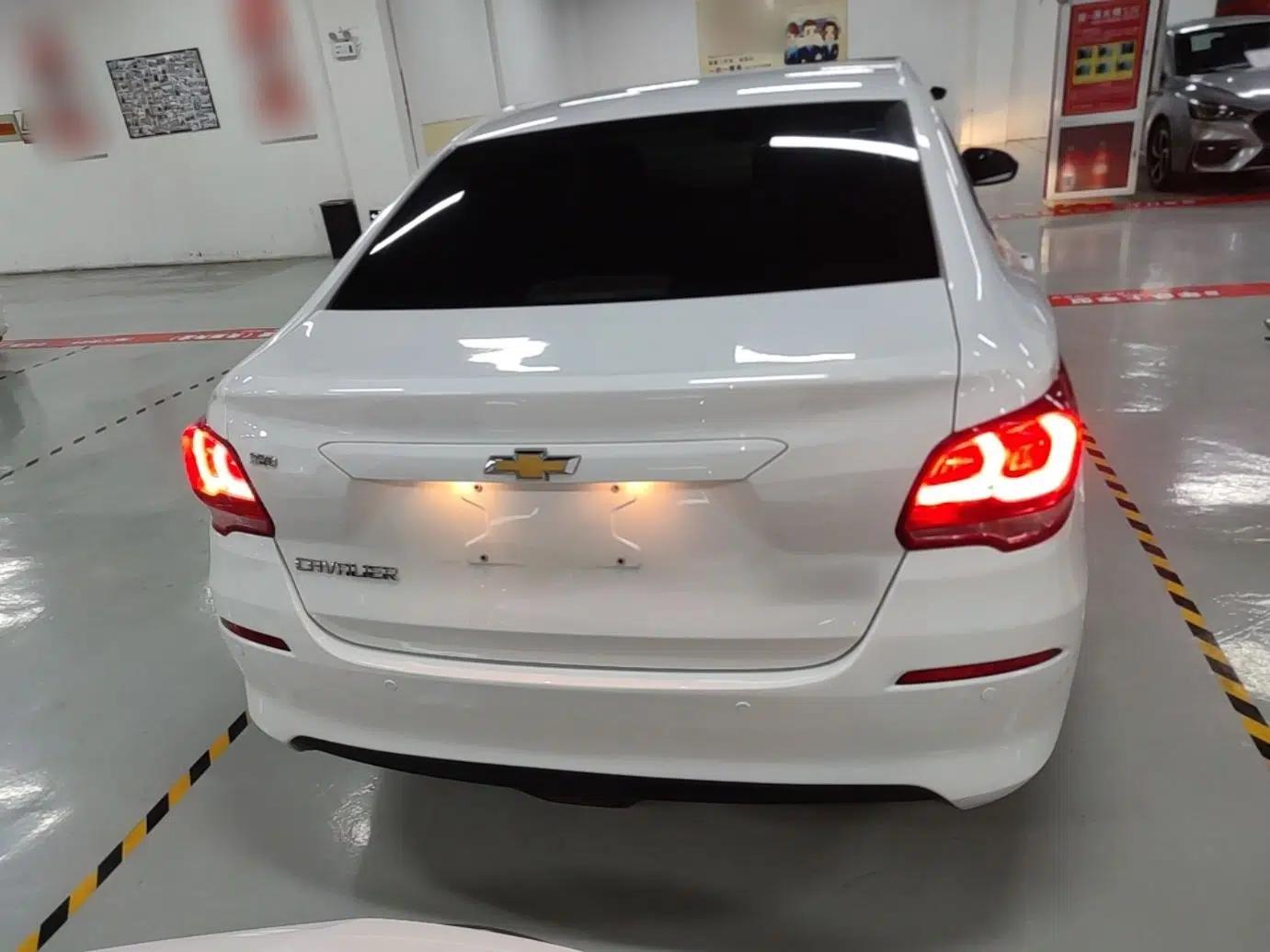 Chevrolet Cavalier 2019 320 Automatic Enjoyment Edition — миниатюра 5