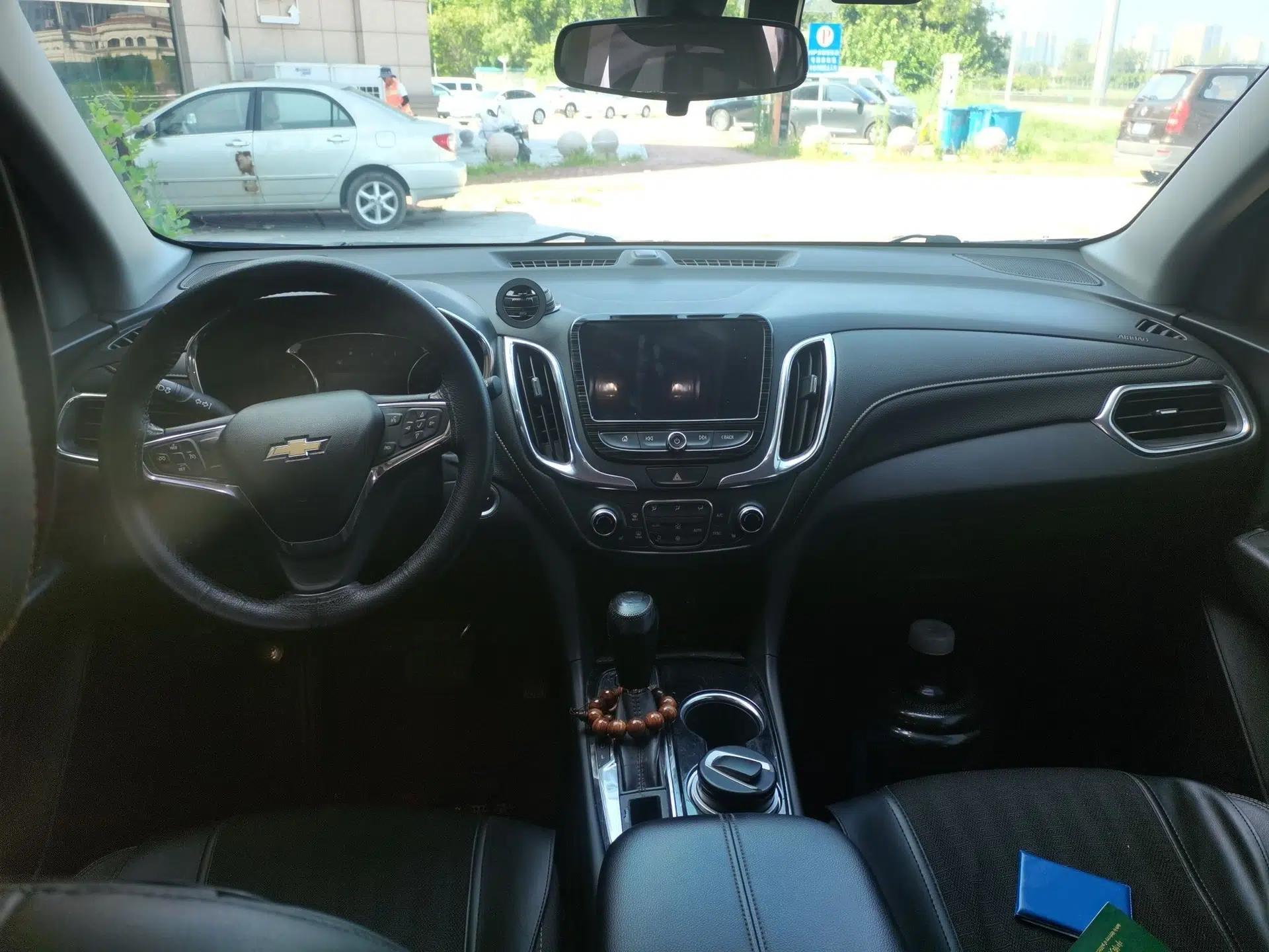 Chevrolet Equinox 2018 RS 550T Automatic All-Wheel-Drive Boundary Edition — миниатюра 9