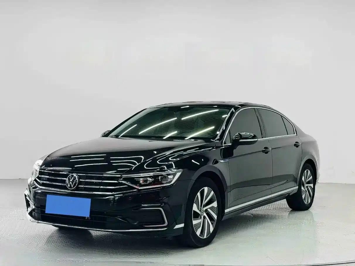 2022 Volkswagen Passat PHEV GTE Luxury Edition — миниатюра 1