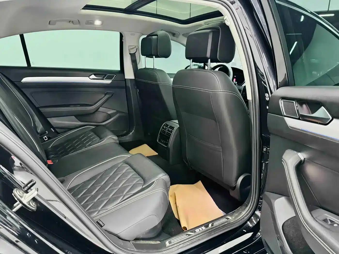 2022 Volkswagen Passat PHEV GTE Luxury Edition — миниатюра 11