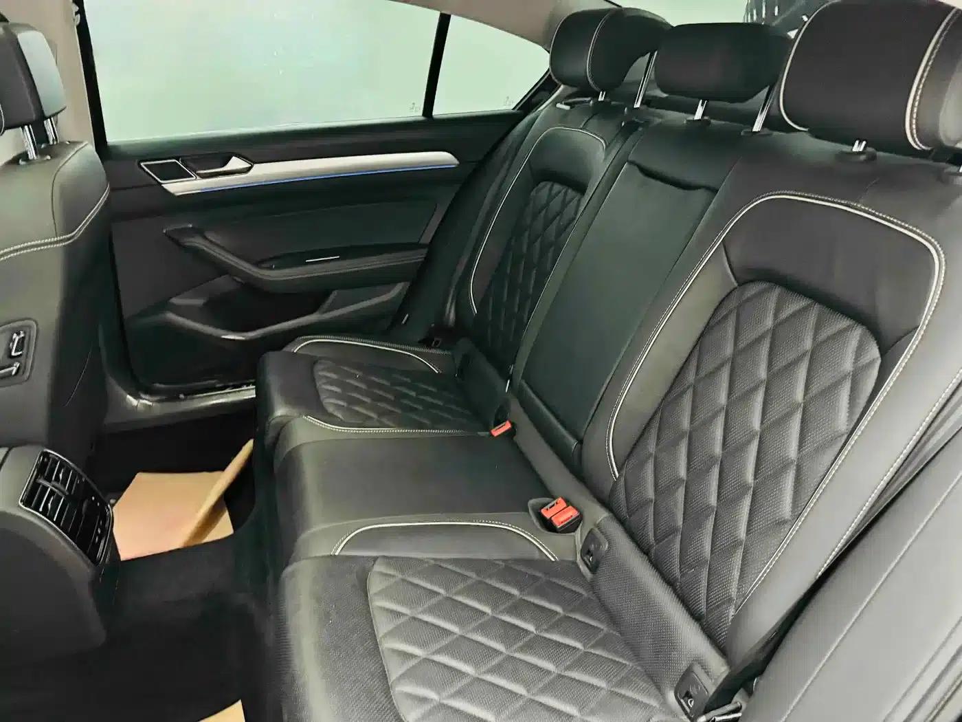 2022 Volkswagen Passat PHEV GTE Luxury Edition — миниатюра 9