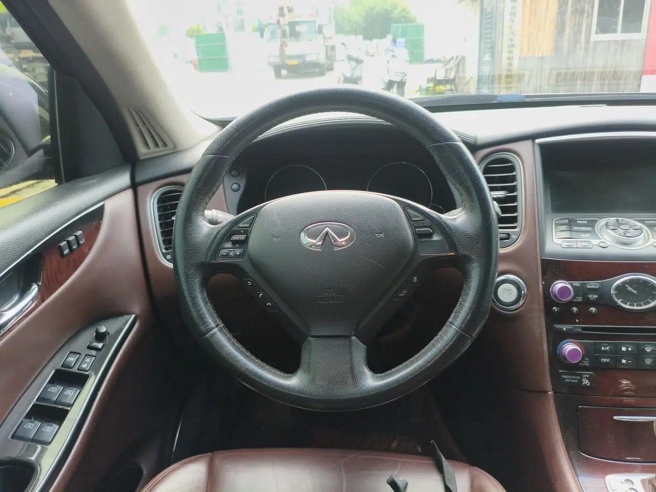Infiniti QX50 2013 2.5L 4x4 Luxury Edition — миниатюра 10