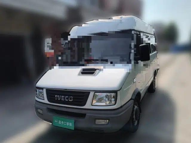 Iveco Power Daily 2017 2.5T Classic A32 Mid-Roof 6-7 Seater Bus 47Z5