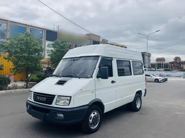 Iveco Daily 2017 2.5T A35 Passenger Van 5-7 Seats Model 47Z5