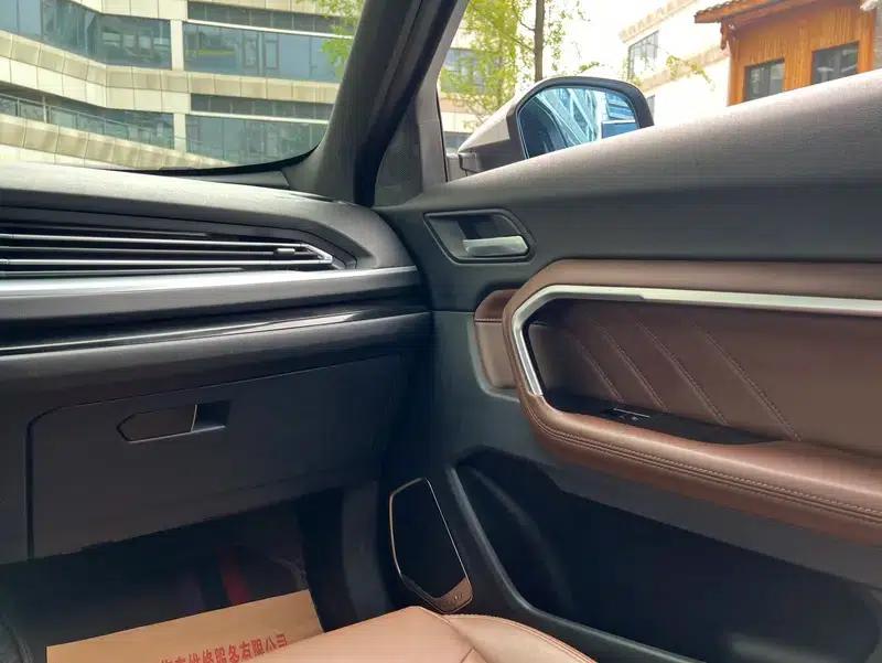 Haval H6 2017 Red Label 2.0T Automatic 2WD Premium Edition — миниатюра 14