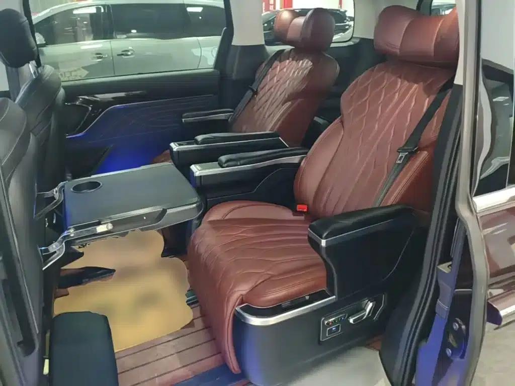 Maxus G90 2022 2.0T Starry Sky 7-Seater Edition — миниатюра 17