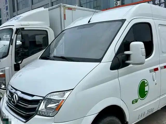 Xintu EV80 2023 Model EV80 PLUS VAN Short Wheelbase Mid-Roof