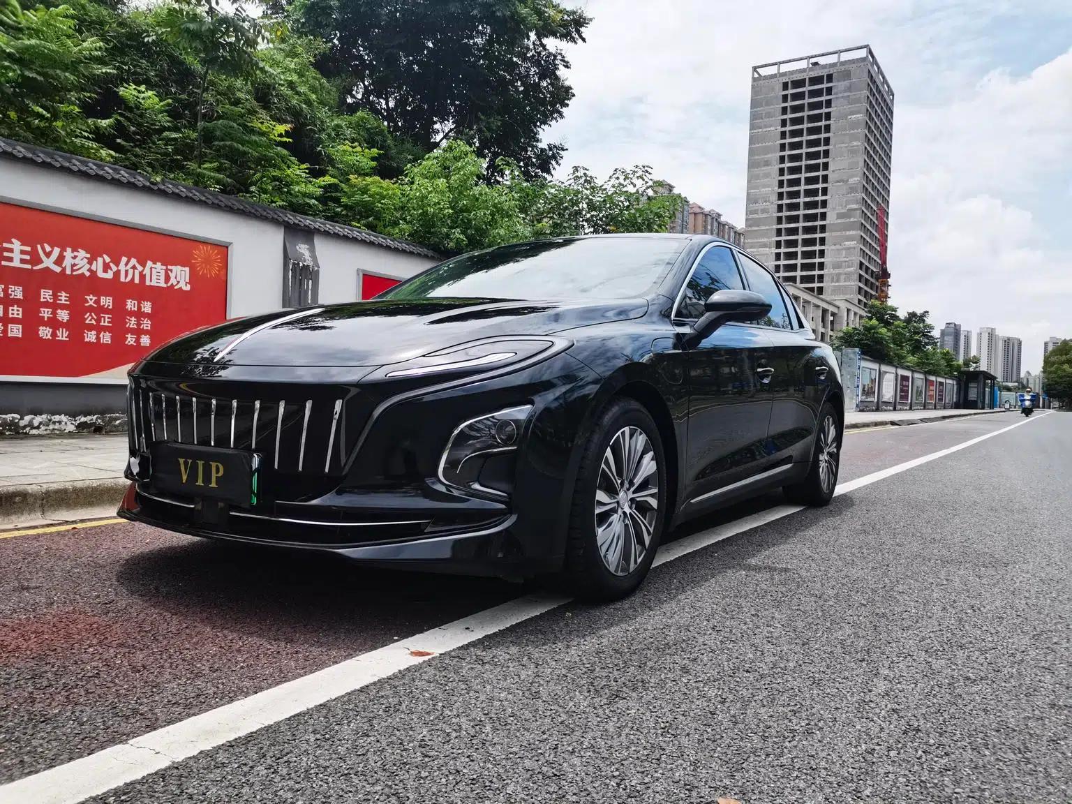 Hongqi E-QM5 2022 Model, 431km Charging Range Enjoy Edition, 5 Seats — миниатюра 1
