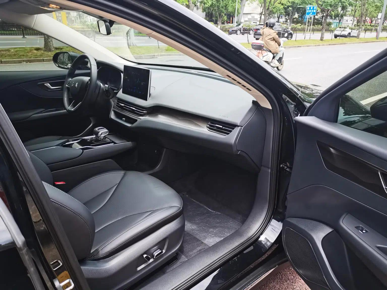 Hongqi E-QM5 2022 Model, 431km Charging Range Enjoy Edition, 5 Seats — миниатюра 11