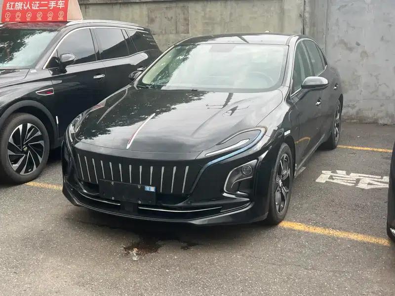 Hongqi E-QM5 2023 Basic Travel Edition — миниатюра 1