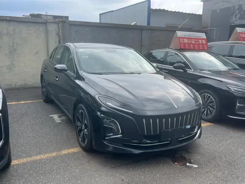 Hongqi E-QM5 2023 Basic Travel Edition — миниатюра 2