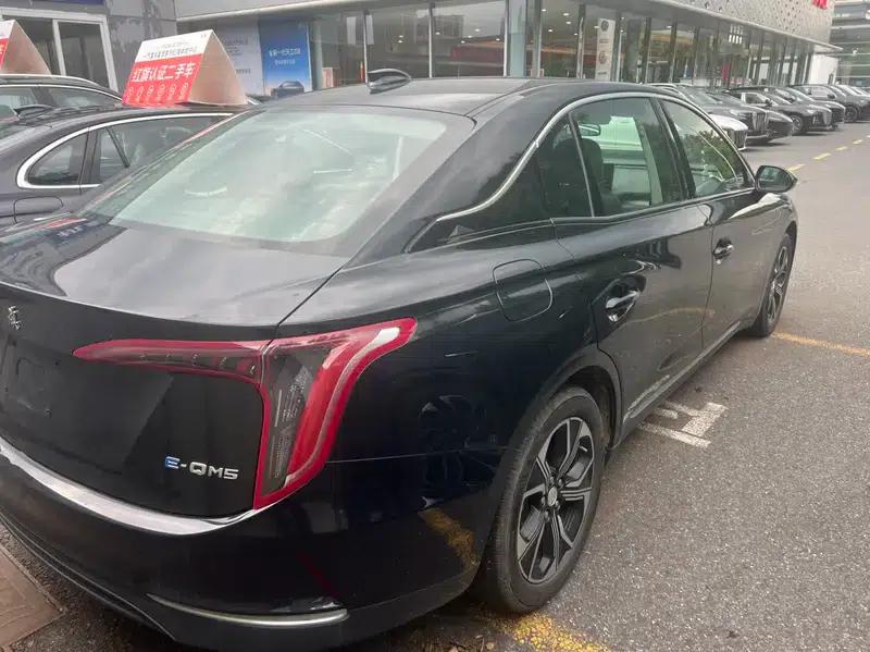 Hongqi E-QM5 2023 Basic Travel Edition — миниатюра 4