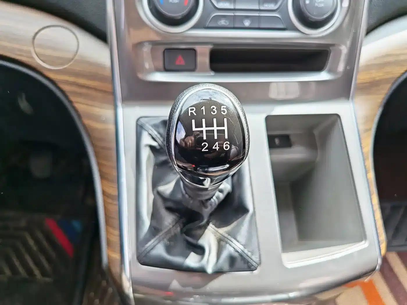 Lingzhi PLUS 2021 2.0L Manual Deluxe CNG 7-Seater — миниатюра 23