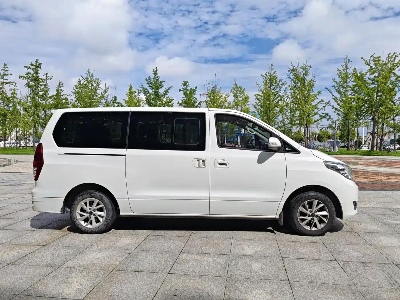 Lingzhi PLUS 2021 2.0L Manual Deluxe CNG 7-Seater — миниатюра 4