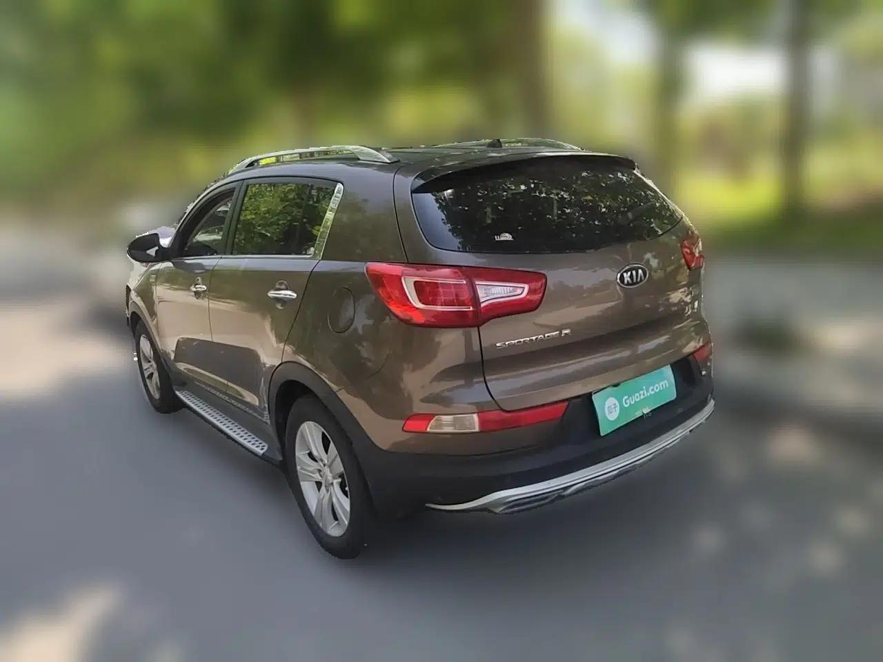 Kia Sportage R 2012 2.0L Automatic Two-Wheel Drive GLS — миниатюра 4