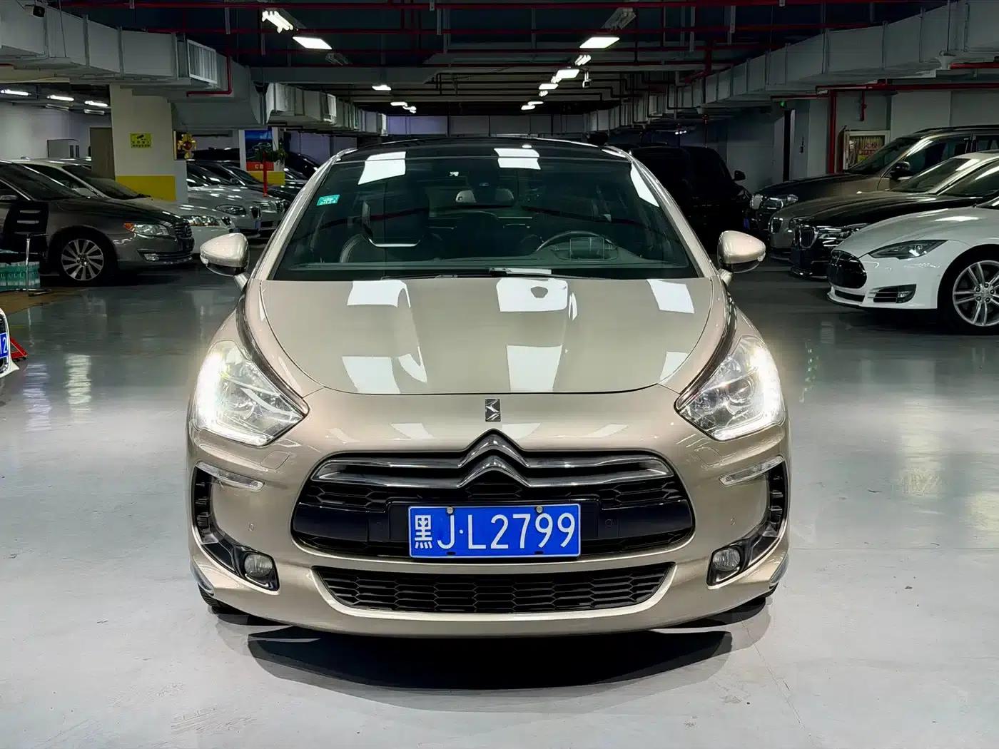 DS 5 Imported 2012 Model 1.6T Premium Edition — миниатюра 2