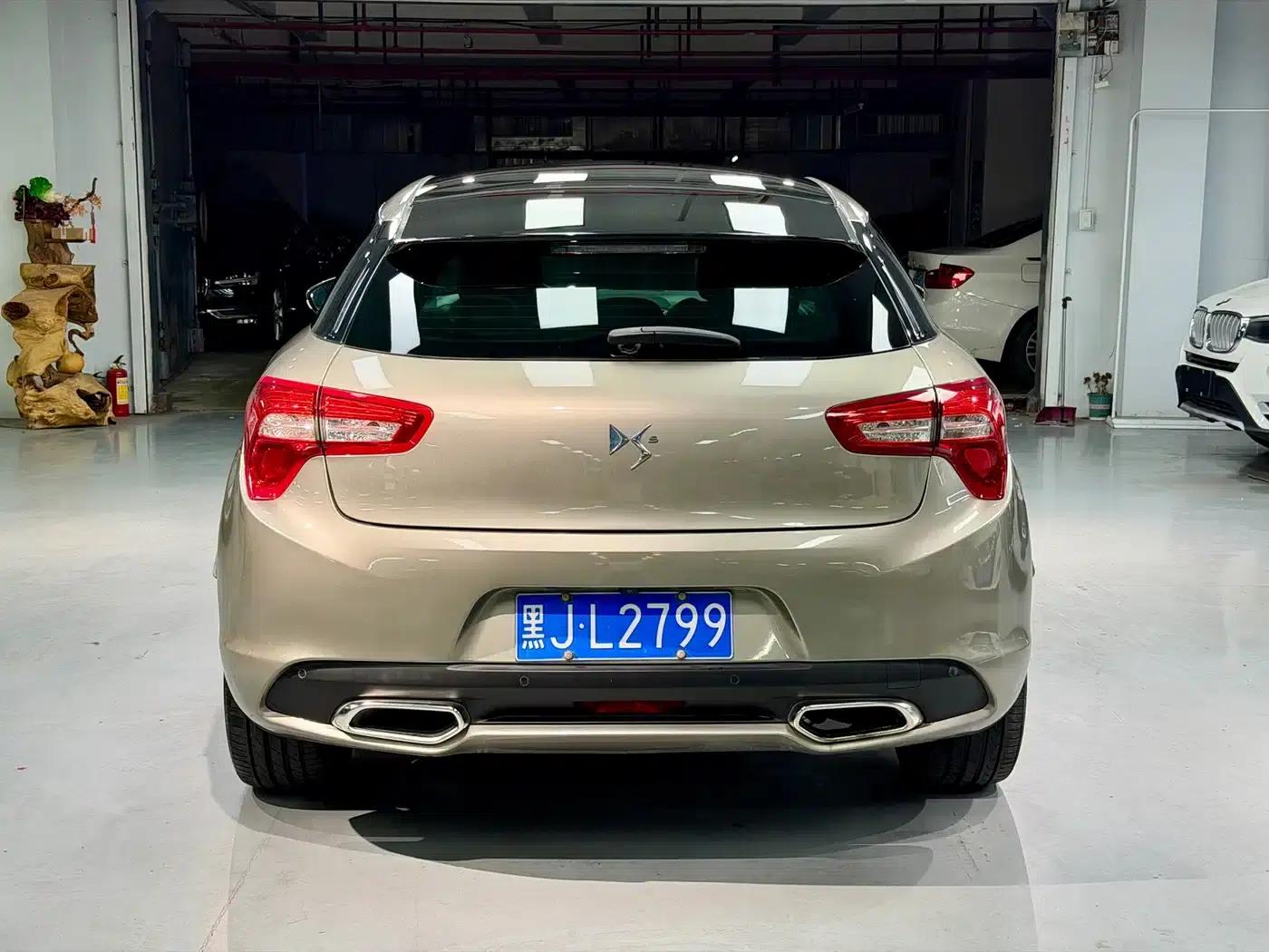 DS 5 Imported 2012 Model 1.6T Premium Edition — миниатюра 3