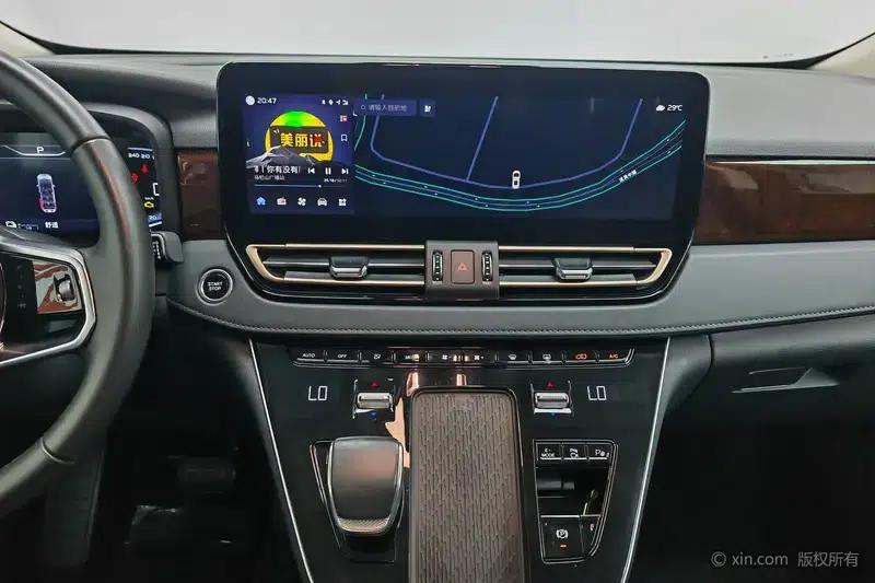Hongqi HQ9 PHEV 2024 AWD Luxury Edition — миниатюра 12