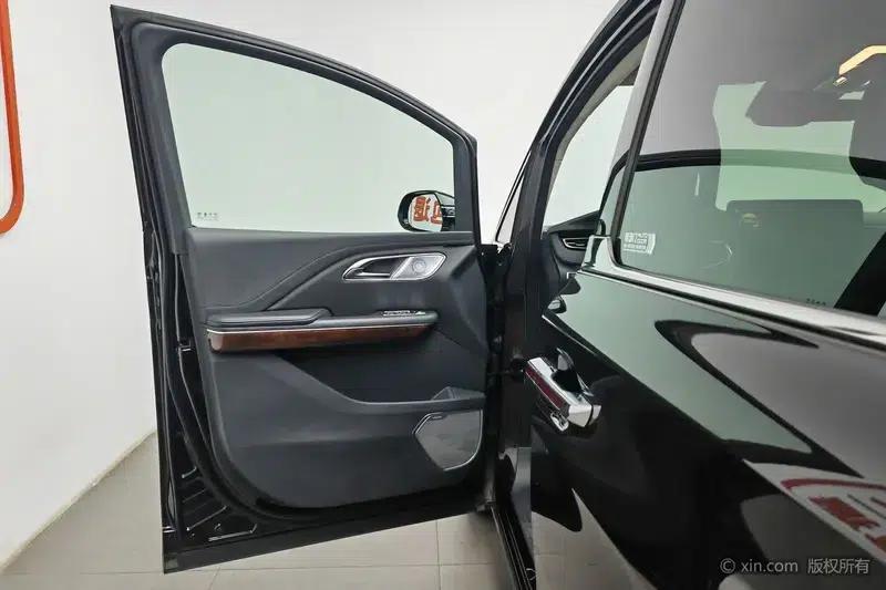 Hongqi HQ9 PHEV 2024 AWD Luxury Edition — миниатюра 21