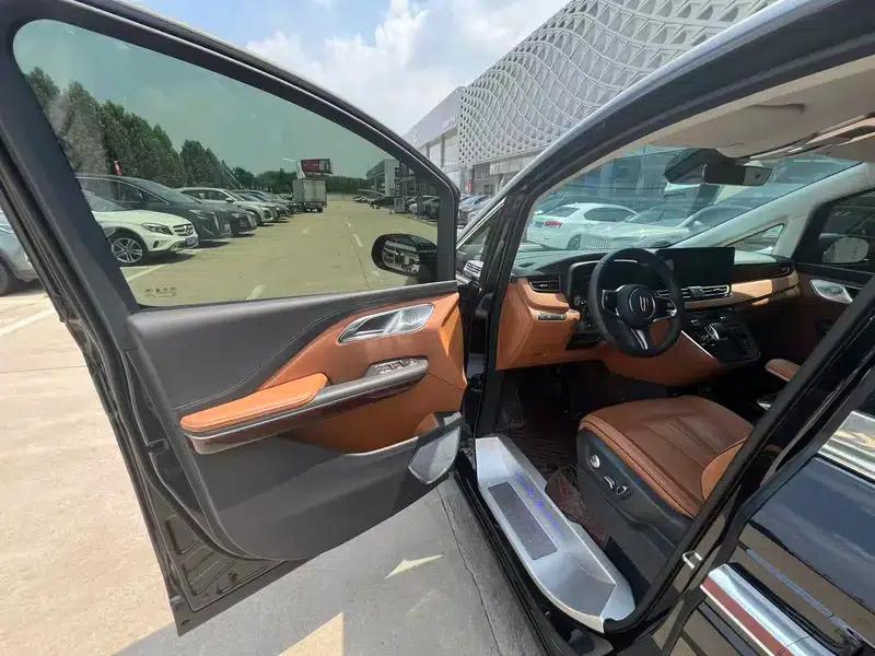 Hongqi HQ9 PHEV 2024 AWD Luxury Edition — миниатюра 18
