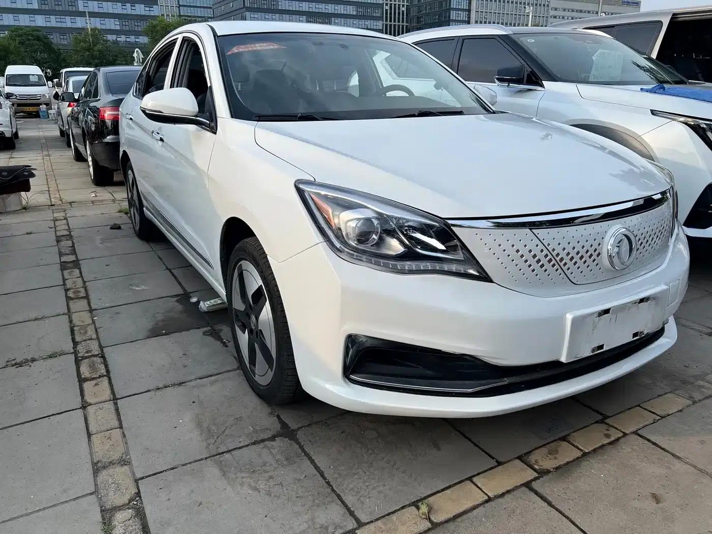Dongfeng Fengshen E70 2022 500 Super Enjoy Edition — миниатюра 3