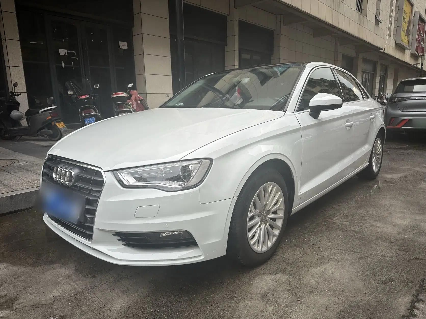 Audi A3 2016 Limousine 35 TFSI Prestige Edition — миниатюра 1