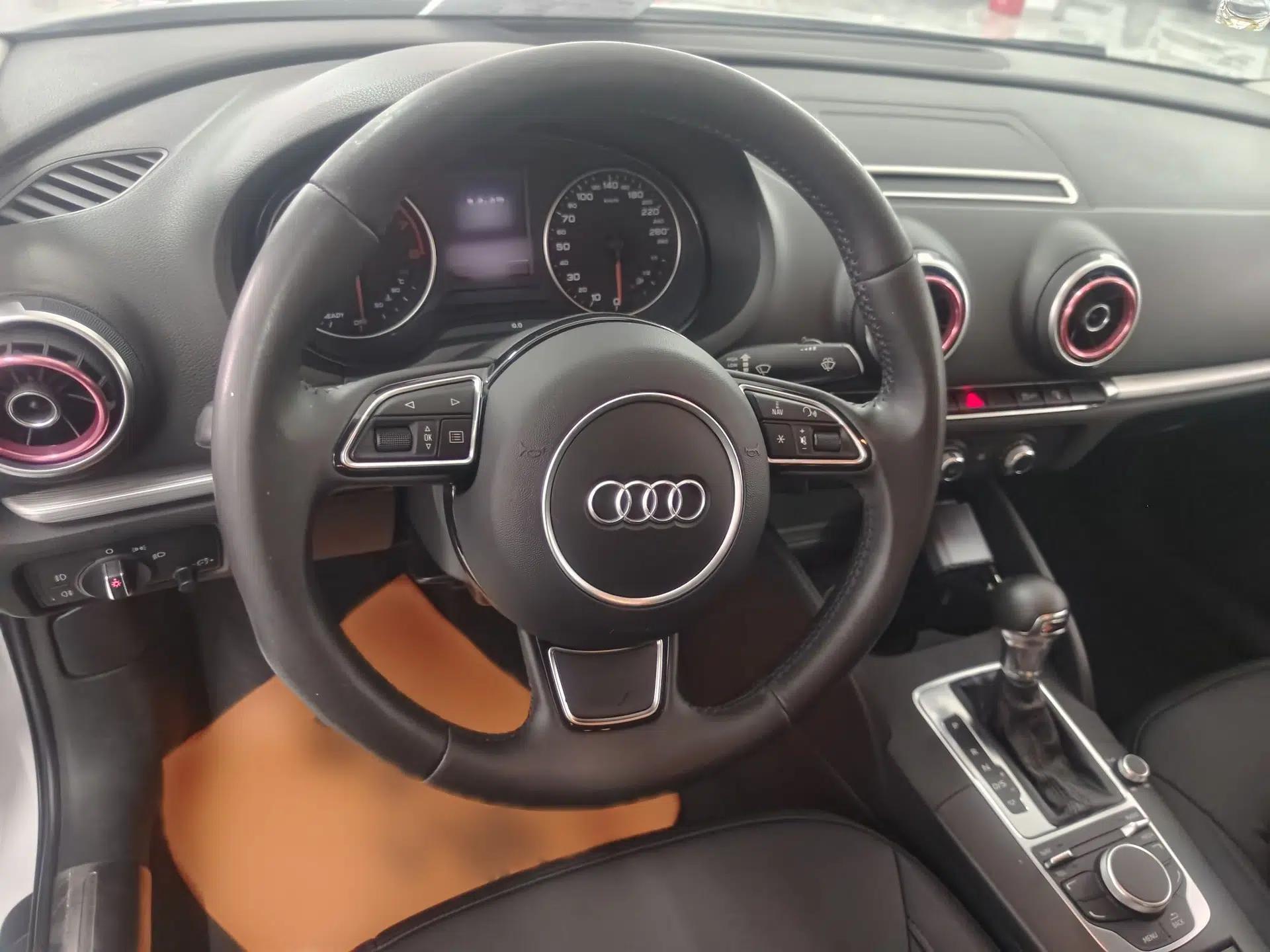 Audi A3 2016 Limousine 35 TFSI Prestige Edition — миниатюра 16