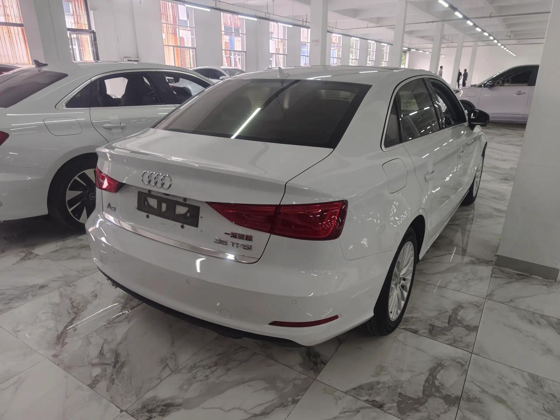 Audi A3 2016 Limousine 35 TFSI Prestige Edition — миниатюра 3