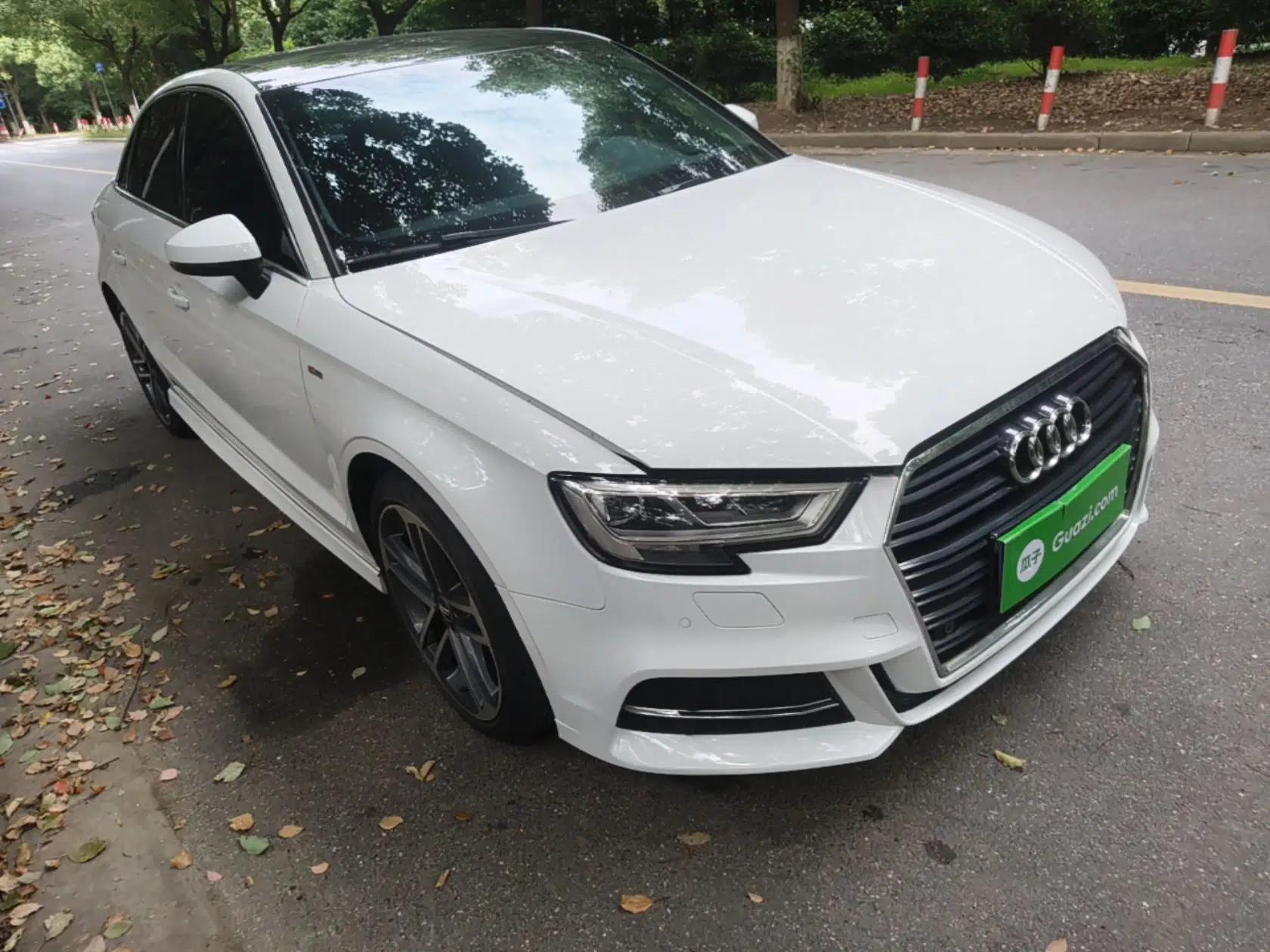 Audi A3 2018 30th Anniversary Edition Limousine 35 TFSI Sport Model — миниатюра 3