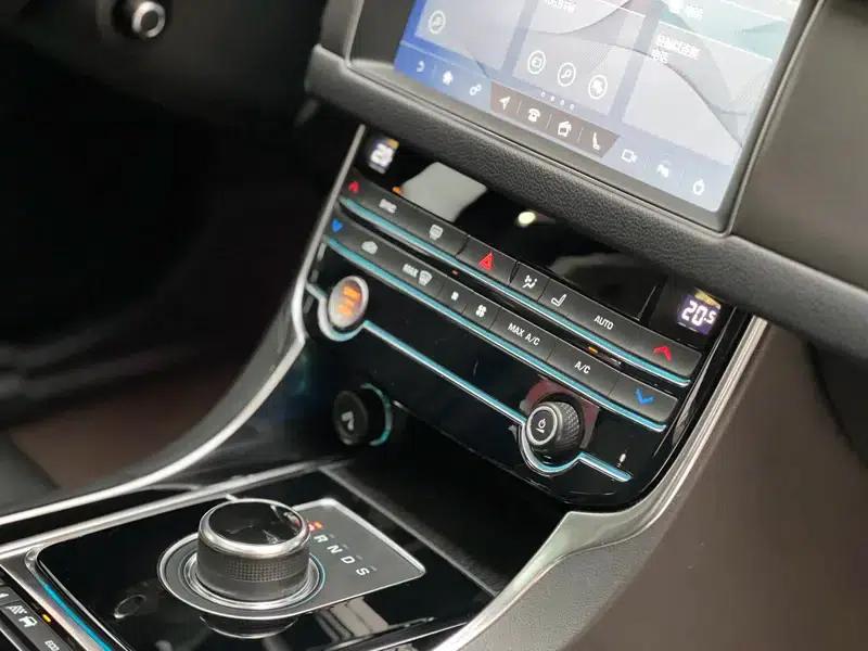 Jaguar XFL 2020 2.0T P200 2WD Racing Flag Edition — миниатюра 14