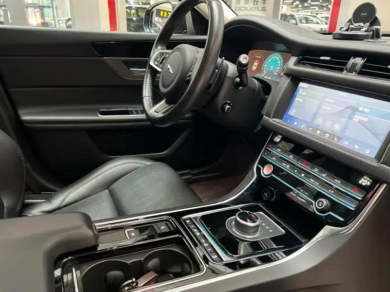 Jaguar XFL 2020 2.0T P200 2WD Racing Flag Edition — миниатюра 20