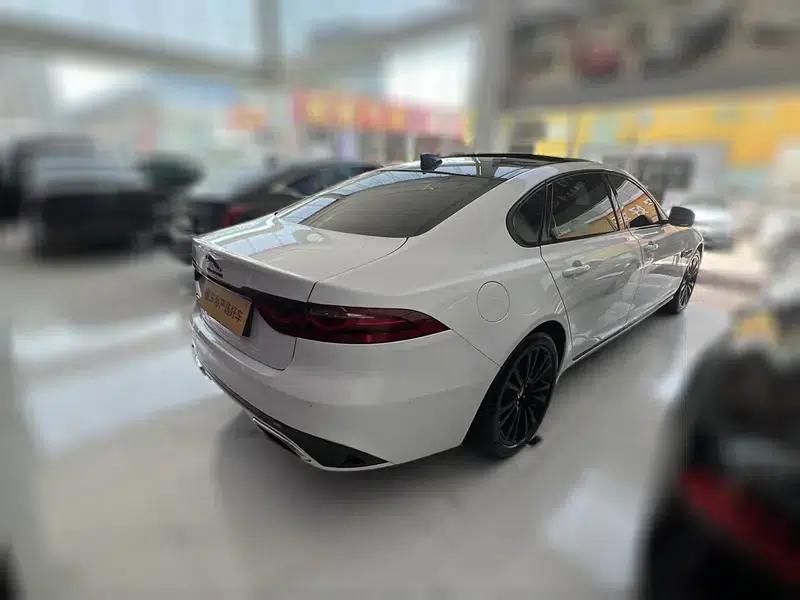Jaguar XFL 2024 2.0T P250 2WD Luxury Edition — миниатюра 4