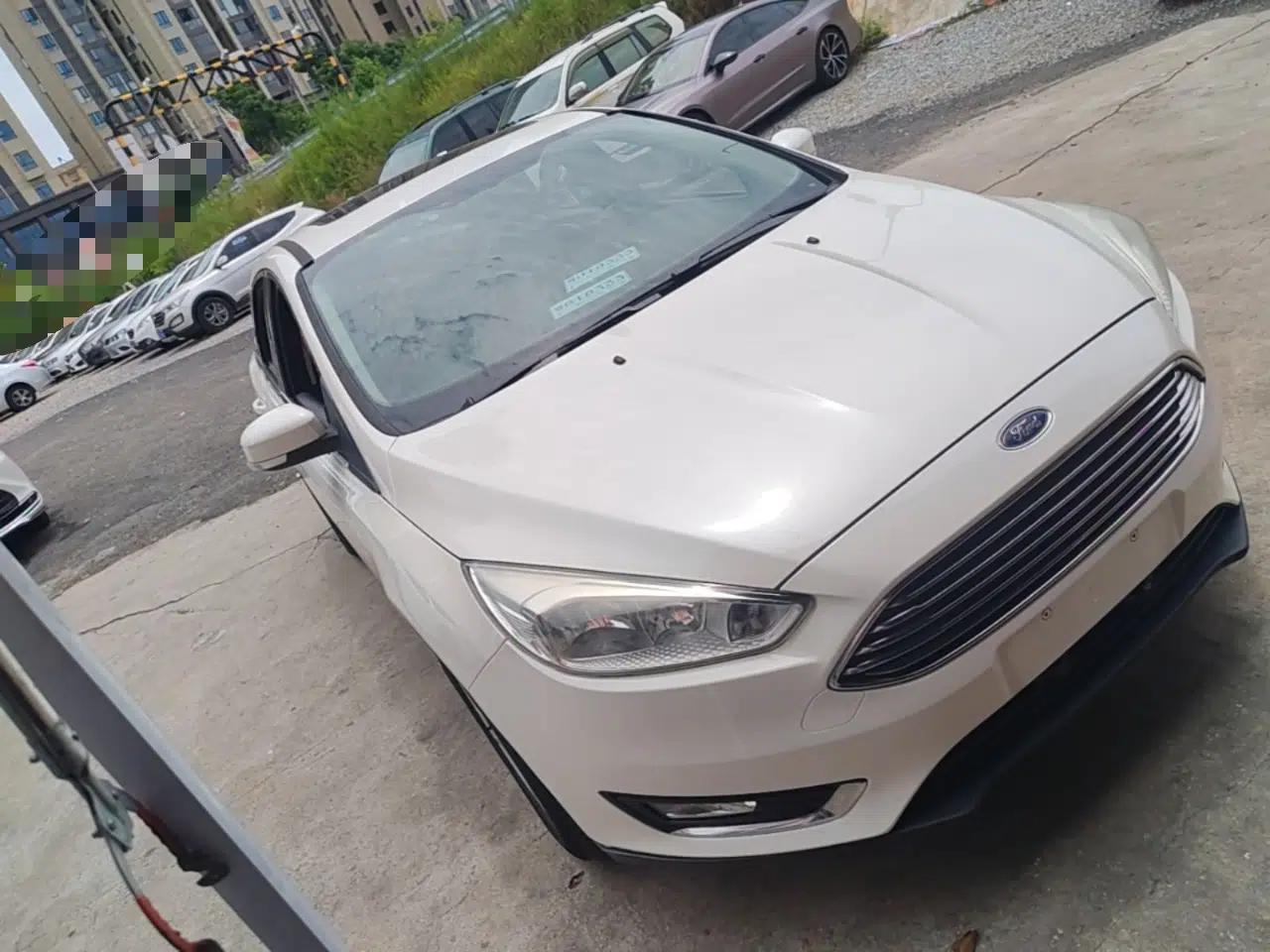 Ford Focus 2017 Sedan 1.6L Automatic Fashion Edition Smart Drive Version — миниатюра 3