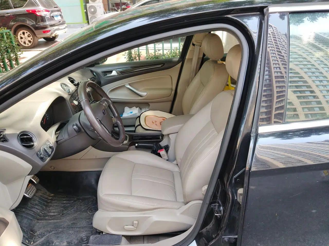 Ford Mondeo 2011 2.0L GTDi 200 Fashion Edition — миниатюра 15