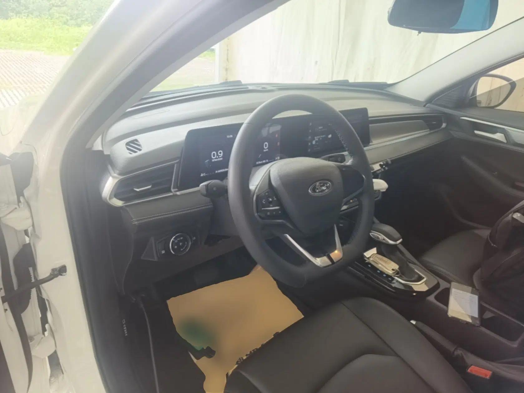Ford Escort 2021 1.5L Automatic Diamond Edition — миниатюра 12