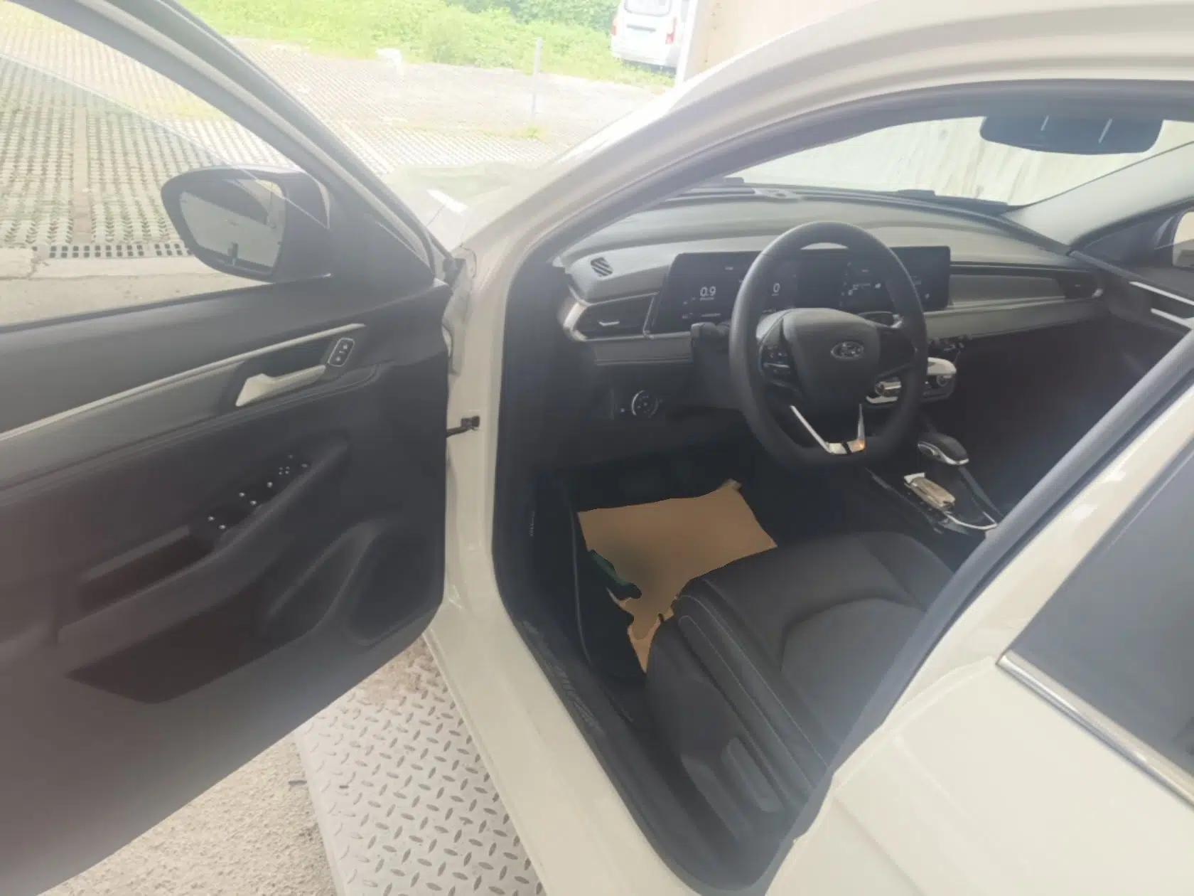 Ford Escort 2021 1.5L Automatic Diamond Edition — миниатюра 18