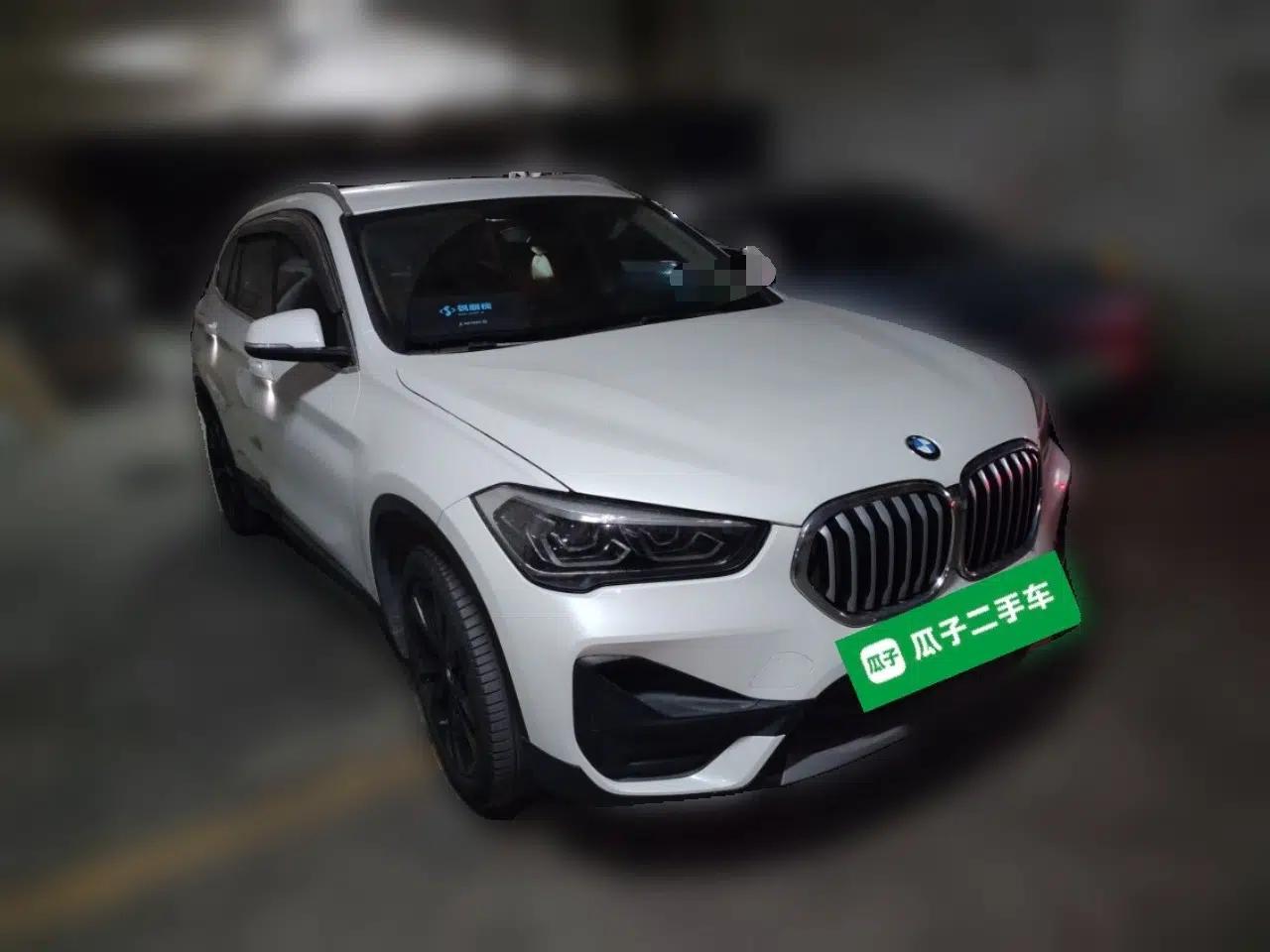 BMW X1 2021 sDrive20Li Fashion Model — миниатюра 3