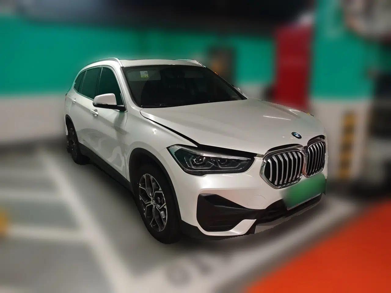 BMW X1 2021 sDrive25Li Leading Model — миниатюра 3