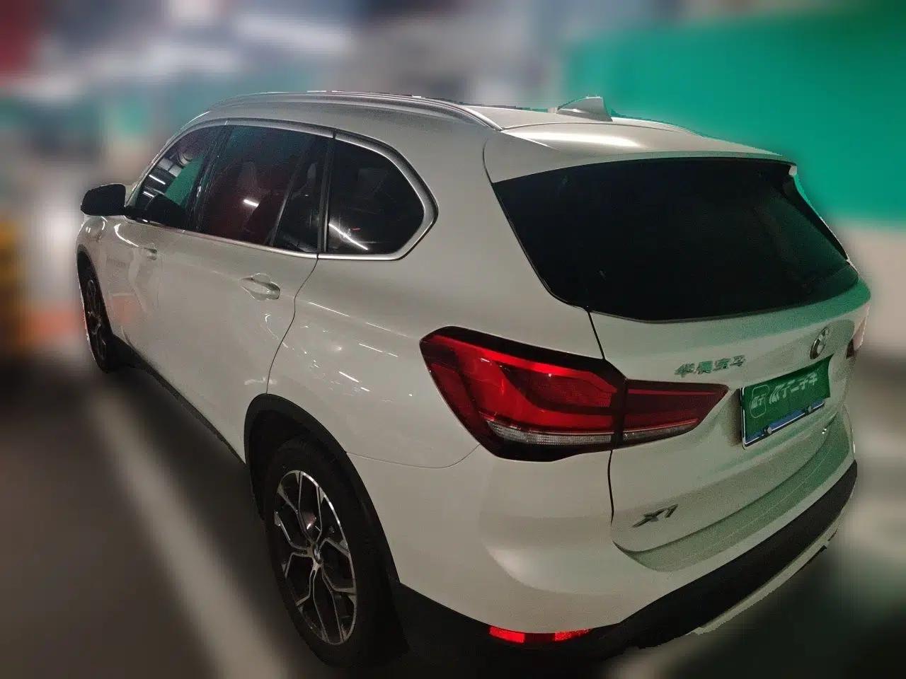 BMW X1 2021 sDrive25Li Leading Model — миниатюра 4