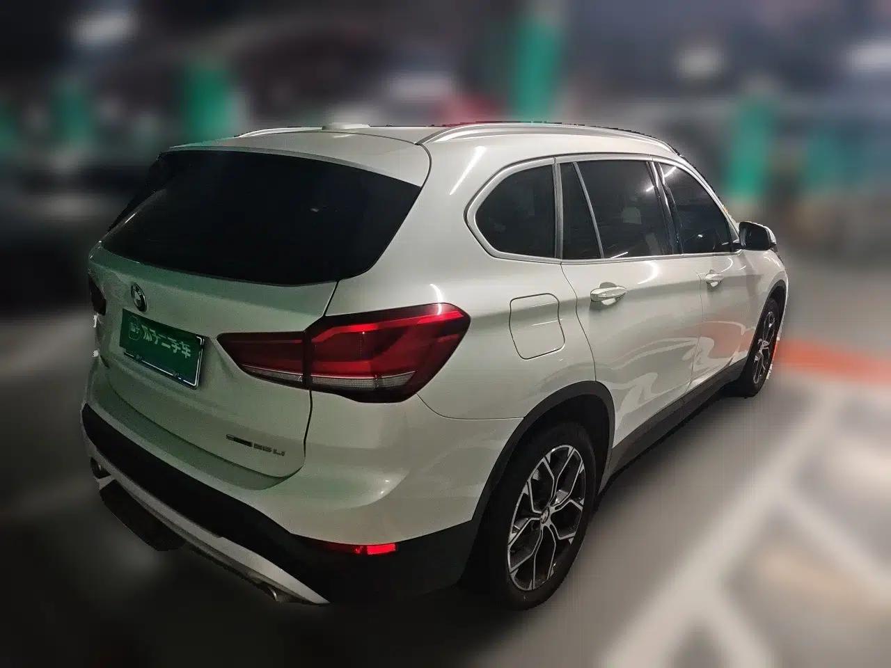 BMW X1 2021 sDrive25Li Leading Model — миниатюра 6