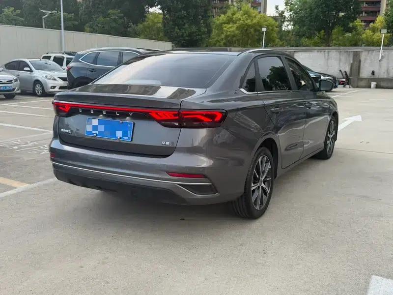 Geely Emgrand 2022 4th Generation 1.5L CVT Flagship Edition — миниатюра 6